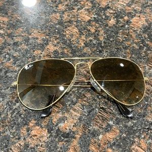Ray-Ban Classic Aviators Sunglasses + Case